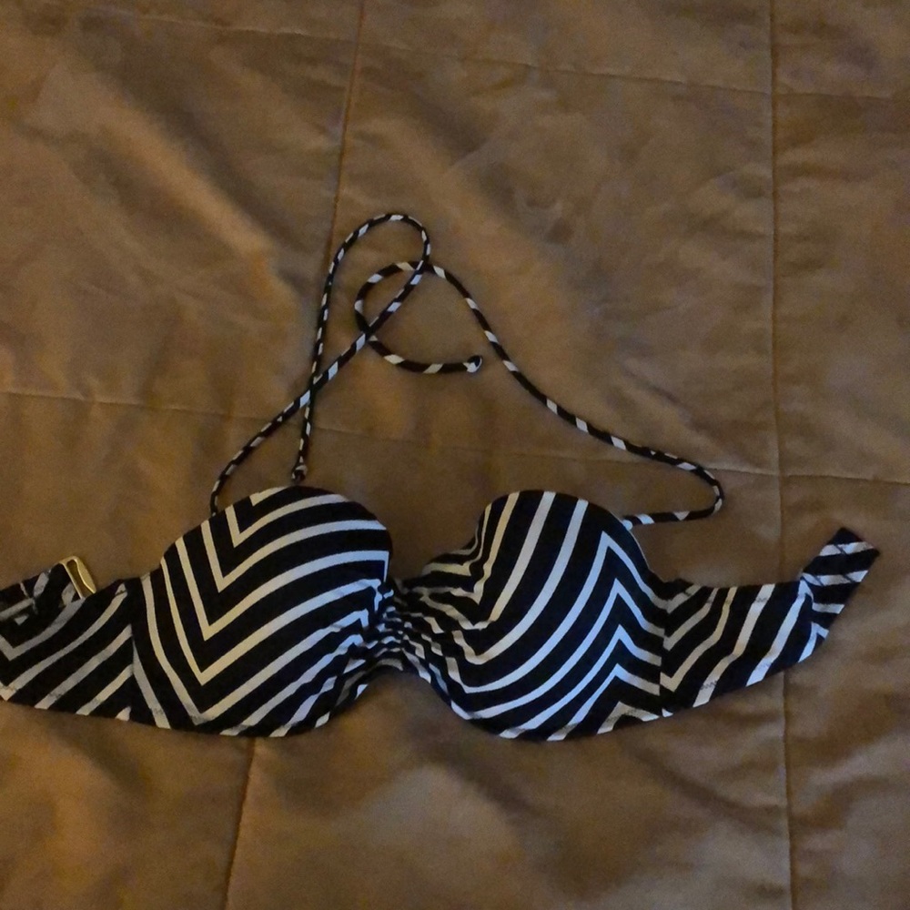 Women’s bathing suit top